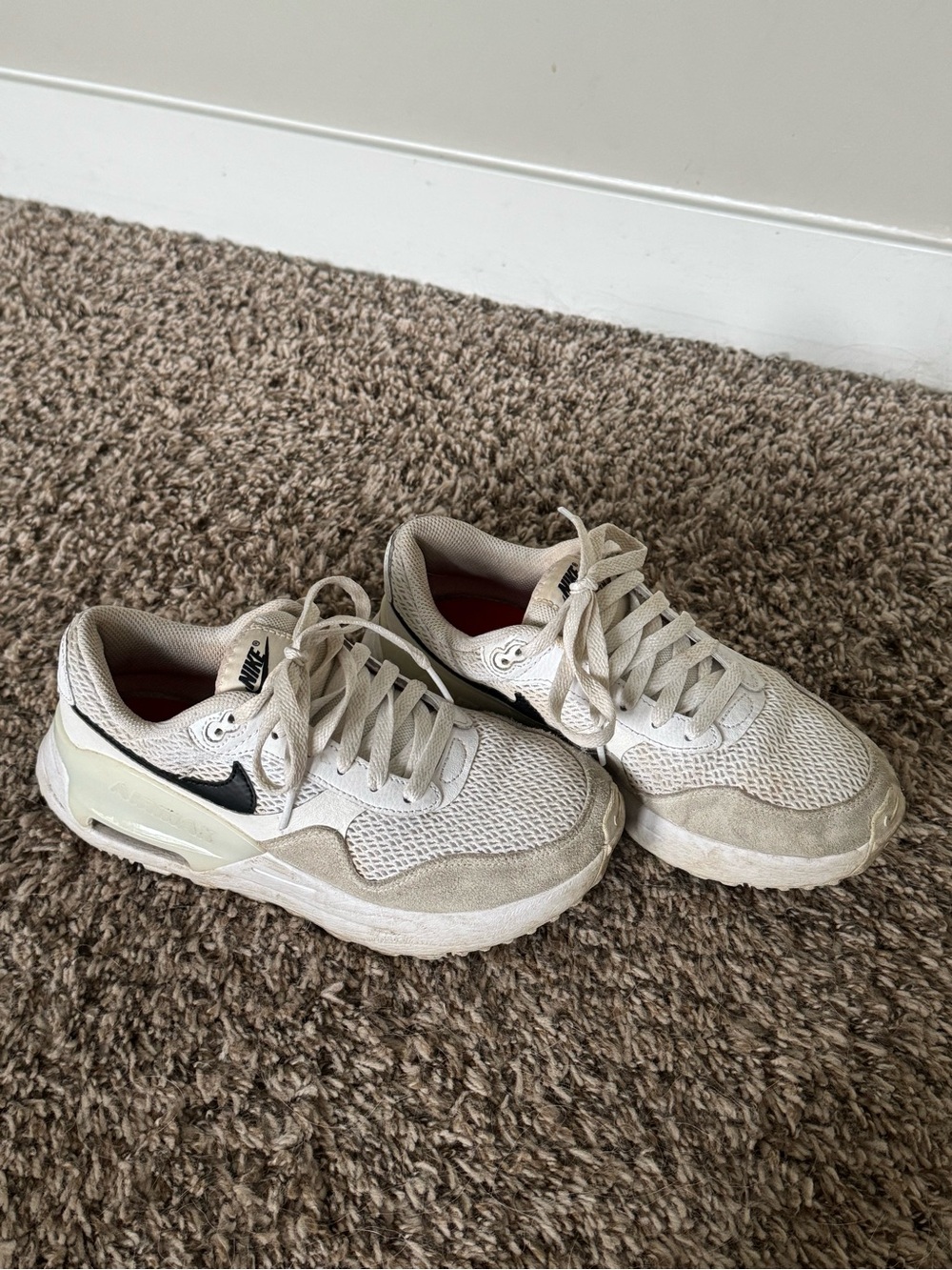 Nike Off-White and Black Low-Top Sneakers